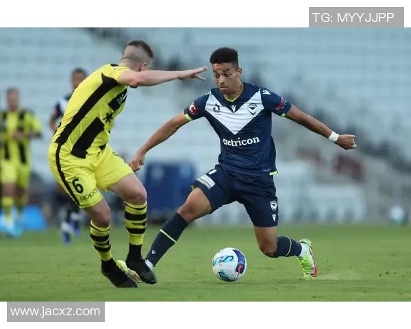 墨尔本胜利迎战新城堡队决战澳超赛场谁能笑到最后